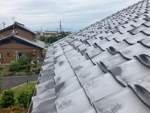 瓦屋根の軒先状態確認